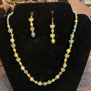 Handcrafted yellow rose pearls, gold plated clasp jewerly set